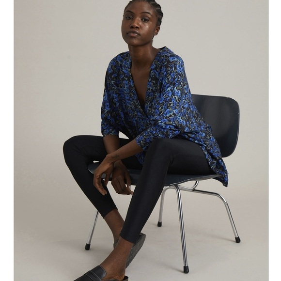 MUNTHE ALUNARIA TOP V neck long sleeve Blue Black floral-print blouse Sz 8 - Picture 16 of 16